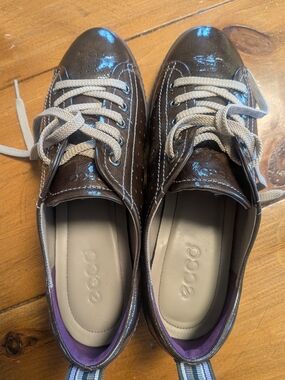 ECCO Patent Leather Lace-Up Sneakers in Dark Brown and Gray